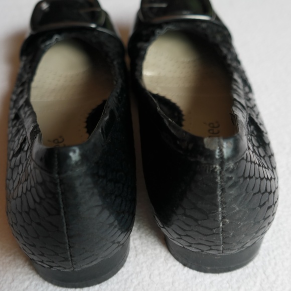 J Renee Buckled Ballet Flat - Picture 5 of 6